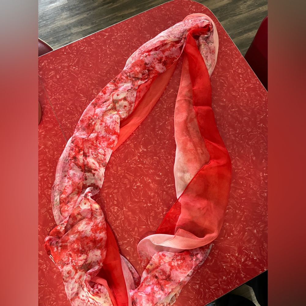 Women’s scarf